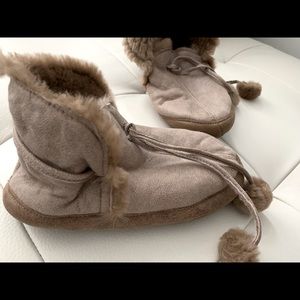 New Napa Leather Slippers Size 8-8.5